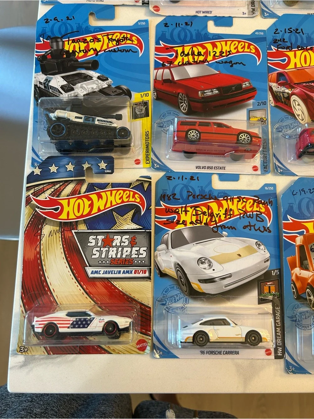 30 Hot Wheels PLUS 29 FREE-MORE Assorted Kids Toy Cars - Mixed Colors. PLEASE RE